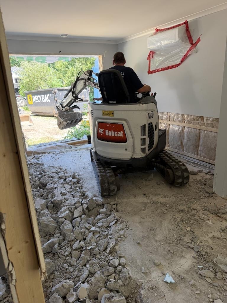 Rénovation majeure — démolition plancher béton